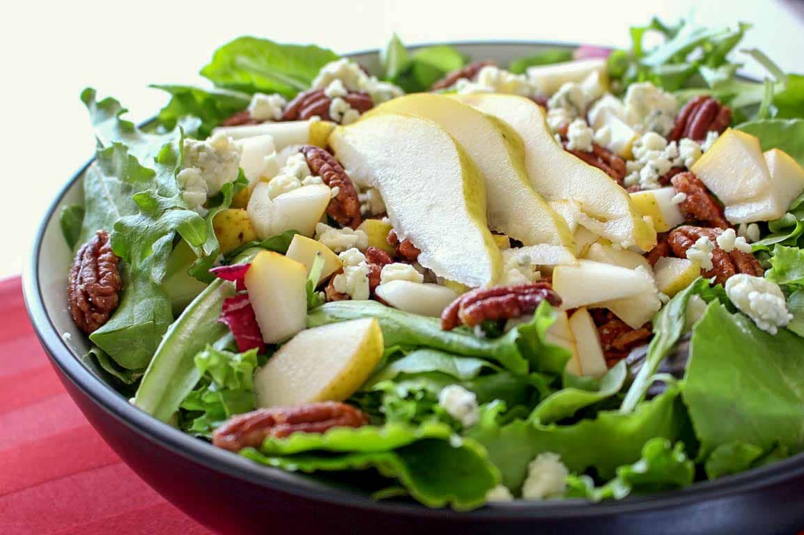 Pear, Blue Cheese, and Pecan Salad