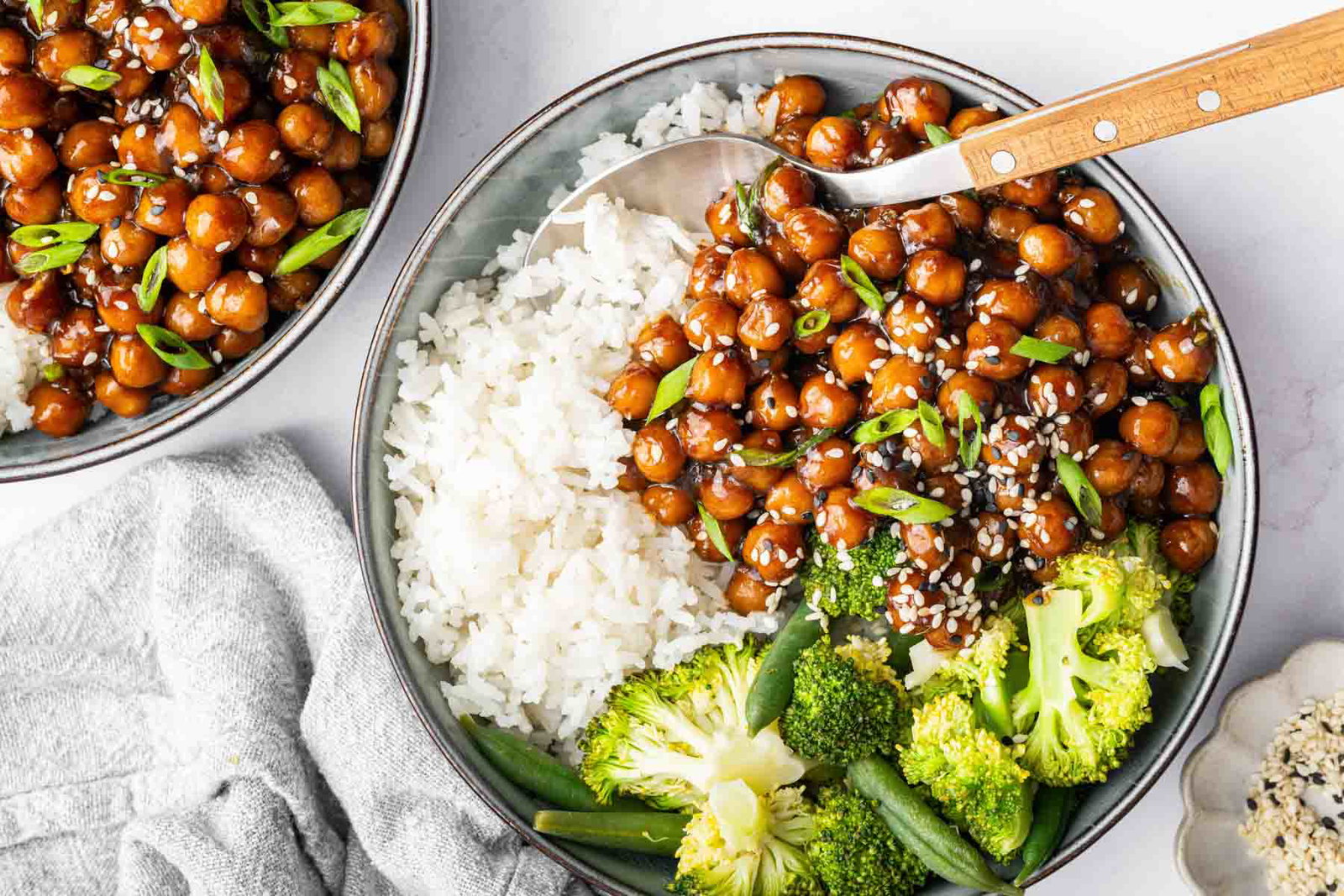 Sticky Sesame Chickpeas & Broccoli