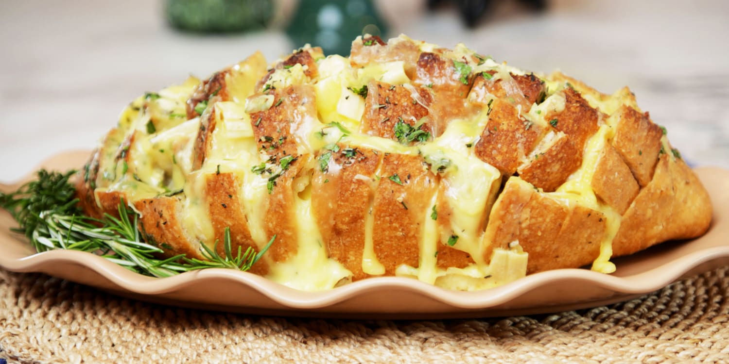 Garlic and Herb Pull-Apart Loaf