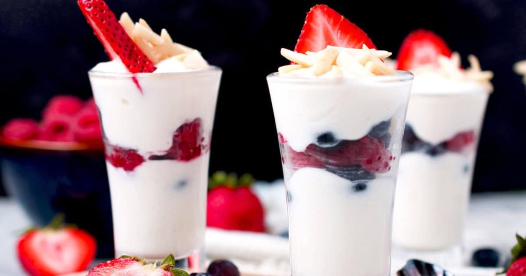 Berry Yogurt Parfait Cups