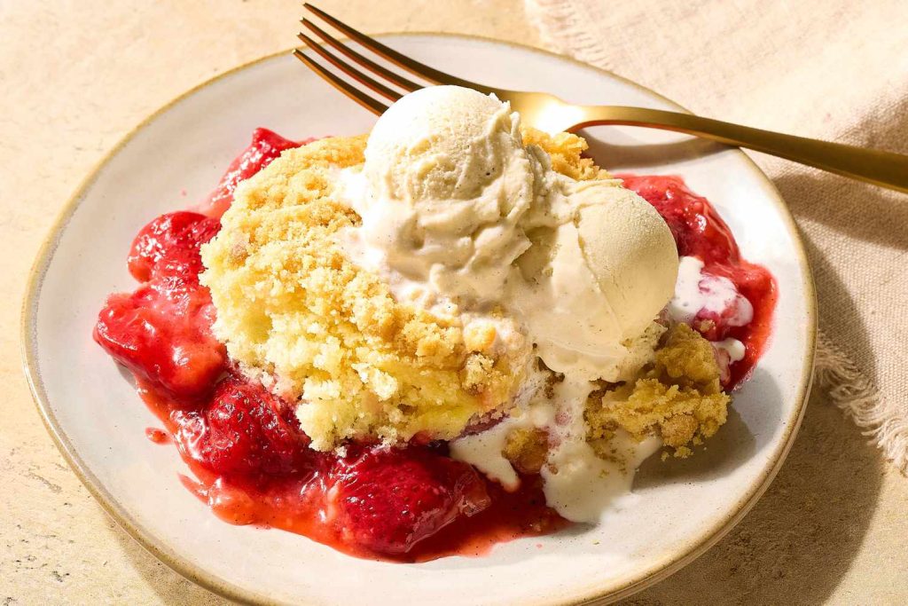 Fresh Strawberry Crumb Cake