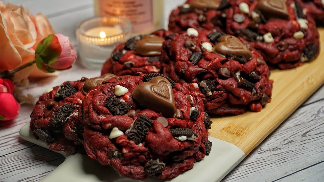 Red Velvet Loaded Cookies ♡ Bake With Me