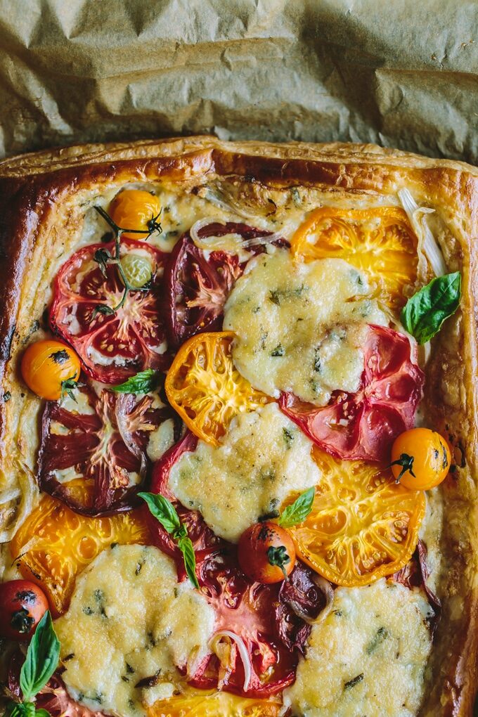 summer-tomato-tart-recipe-beyondthebayoublog-010-4972810