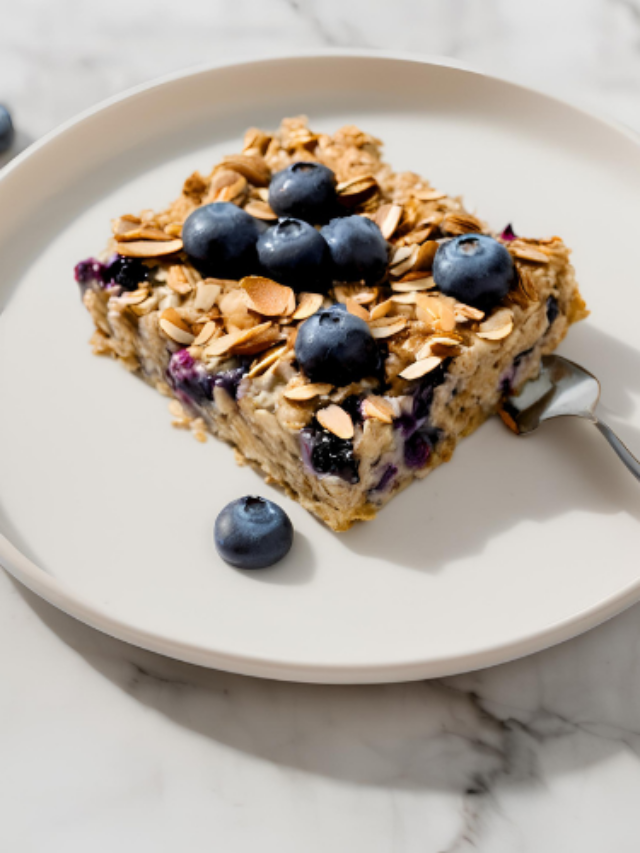 10 Healthy Baked Oatmeal Recipes