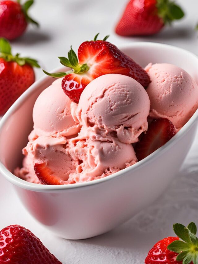 What to Serve with Strawberry Ice Cream