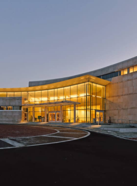  The interior of the Atlanta History Museum, featuring exhibitions that display artifacts and narratives about Atlanta’s history, offering insights into the city’s cultural heritage.