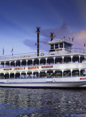  This image shows the iconic Jungle Queen Riverboat setting off at sunset, with golden skies and calm waters, offering a unique tour experience along Fort Lauderdale’s scenic waterways.





