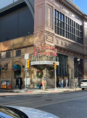 A delicious spread of street food from Philadelphia, featuring local favorites like cheesesteaks and pretzels. The photo captures the essence of Philly’s rich culinary culture and outdoor dining experiences.