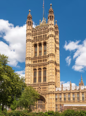 his image shows the iconic British Parliament and Big Ben, home of UK’s political power.