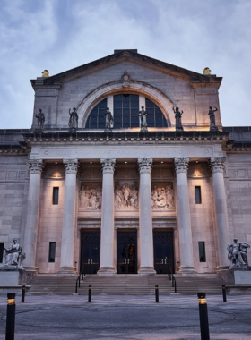 "This image shows the spacious galleries of the St. Louis Art Museum, displaying a variety of art from different cultures and time periods. The museum offers a serene setting for visitors to explore famous artworks and diverse exhibitions."