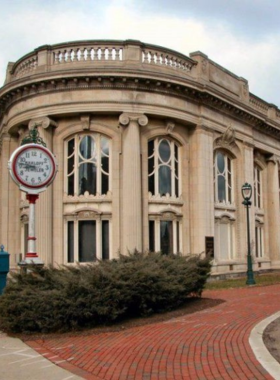 This image shows the Milwaukee County Historical Society building, a stately and historic structure located in the city, housing exhibits showcasing Milwaukee’s past.
