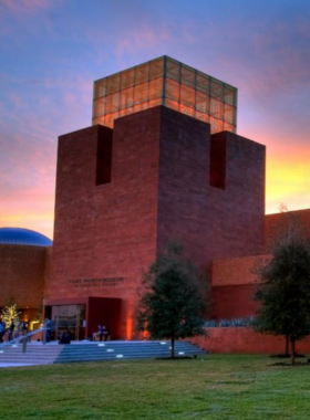  This image shows the Fort Worth Museum of Science and History, featuring its interactive exhibits that educate visitors on various topics like dinosaurs, space exploration, and scientific innovations. It’s a family-friendly destination for learning and fun.