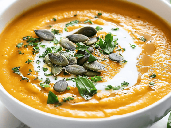 Unexpected Delight: Vegan Pumpkin Soup with a Twist of Cinnamon & Curry