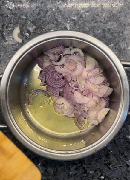 Saute-onions-in-oil-until-golden