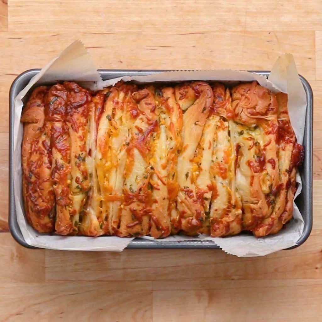 Cheese and Garlic Pull-Apart Bread