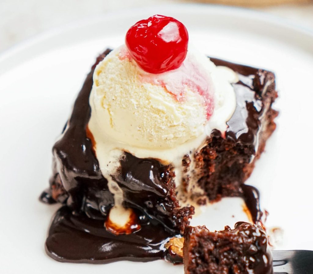 Hot Fudge Brownie Sundae