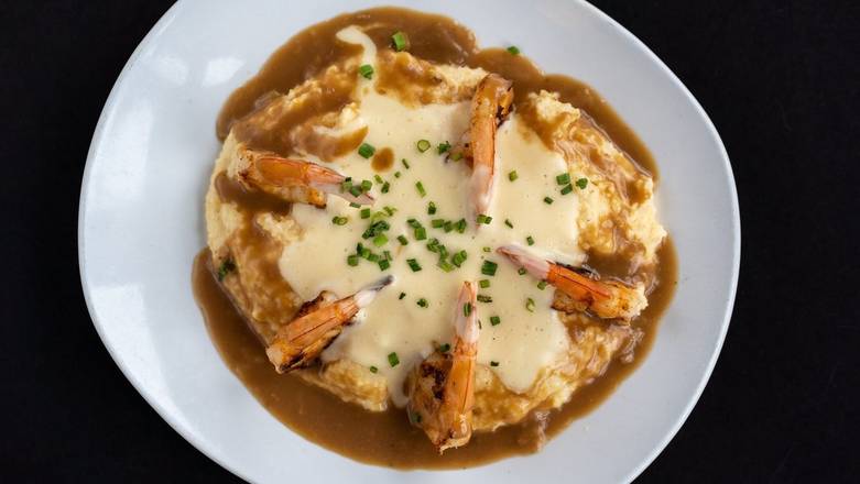 Shrimp and Grits Dish